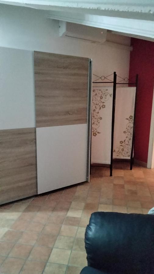 Mansarda Viti - Sguardo Su Frontone - Apartment Luaran gambar